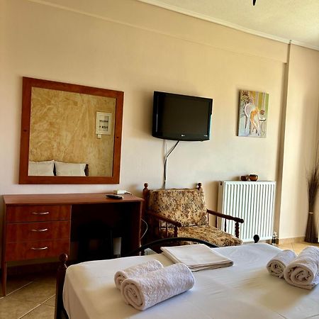 "Twin Apartments" In Kyparissia Exterior photo